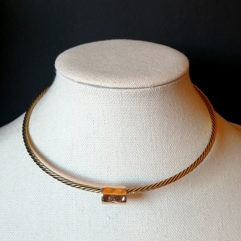Vintage Goldtone Twisted Cable Torque Necklace Twist Cup Pendant